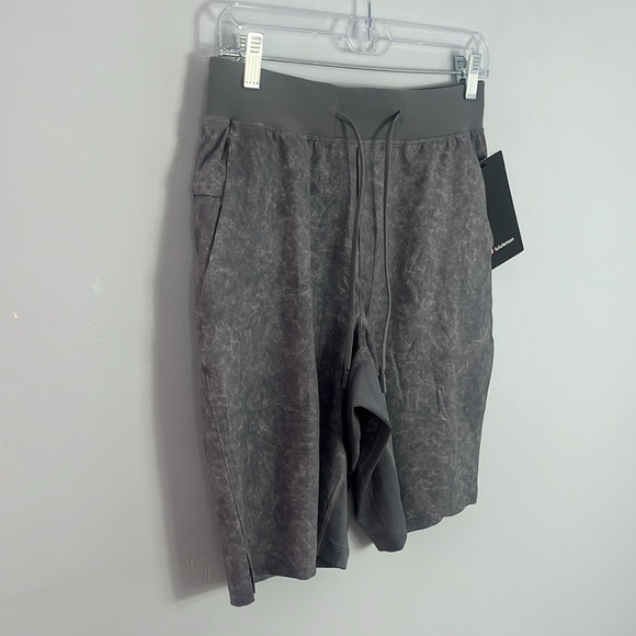 Lululemon T.H.E. Short 9” Linerless - Picture 7 of 12